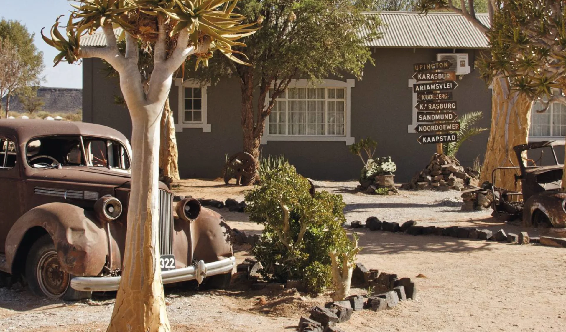 Canyon Roadhouse in Fish River Canyon: Canyon Roadhouse - Hauptgebäude von Aussen