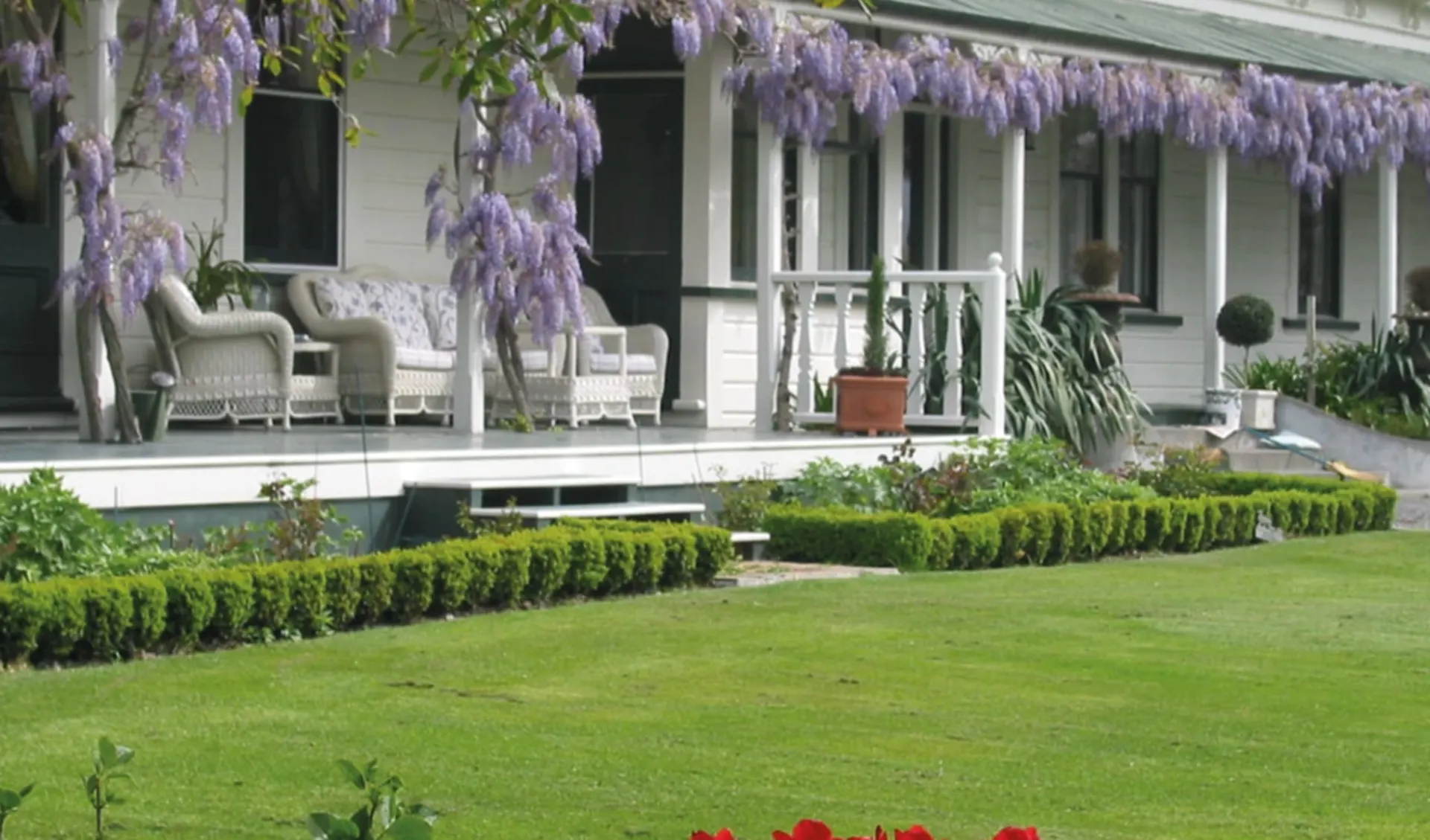 The Peppertree in Blenheim:  Peppertree - View from the garden to the main building