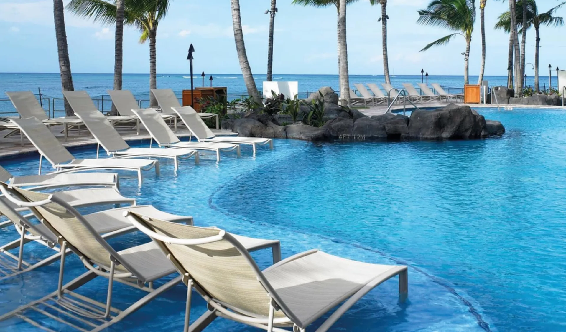 Sheraton Waikiki in Honolulu:  Sheraton Waikiki - Poollandschaft