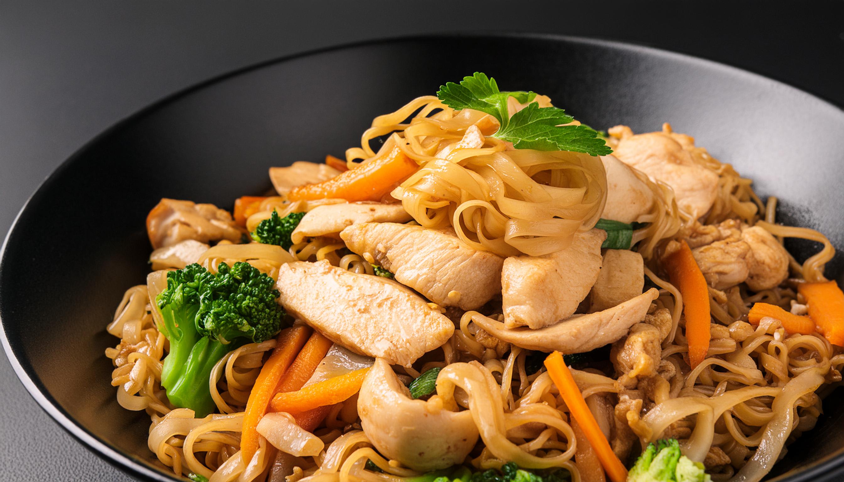 Coconut curried chicken noodles