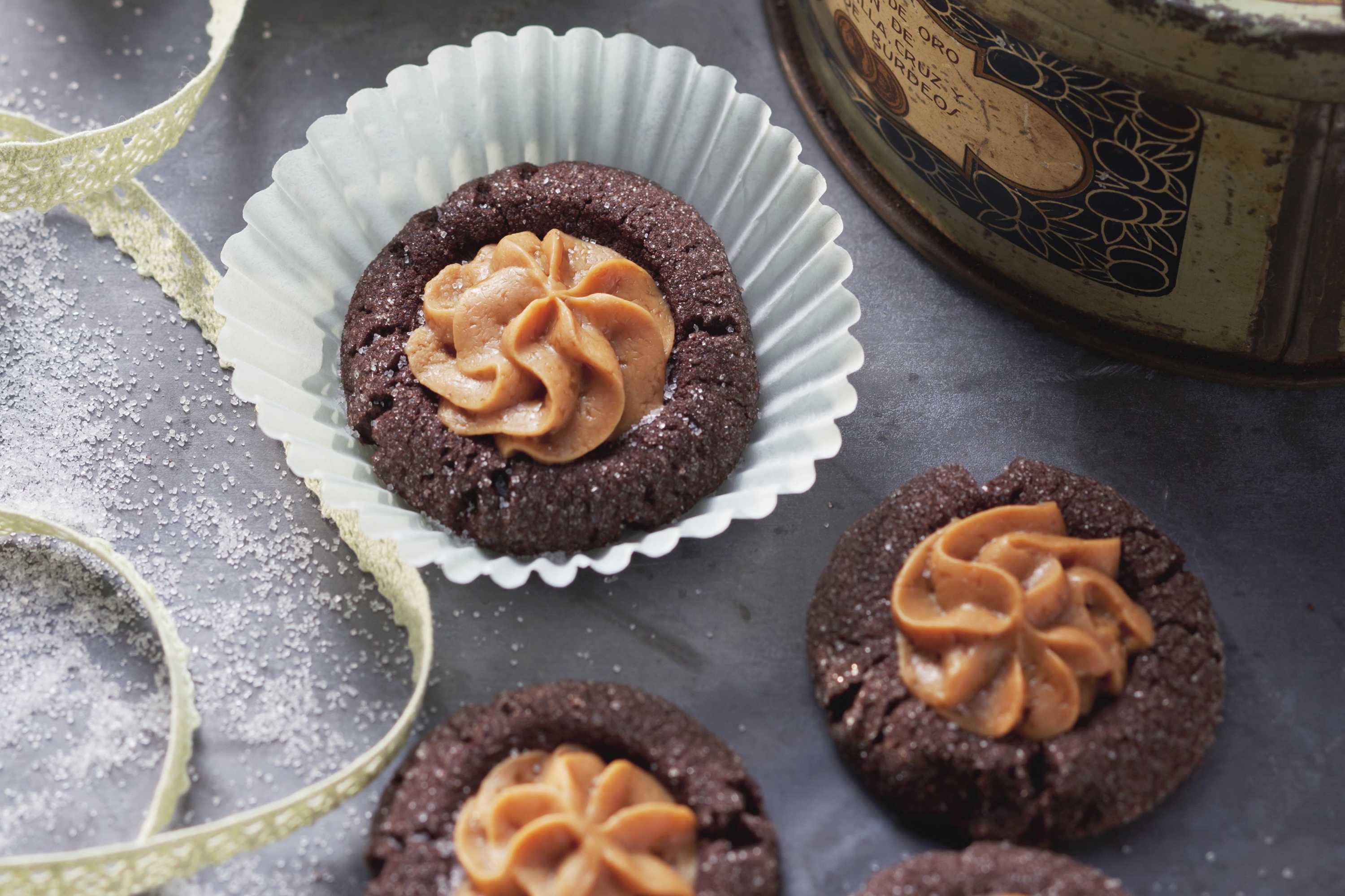 Biscuits au beurre d’arachide et au chocolat roulés dans le sucre