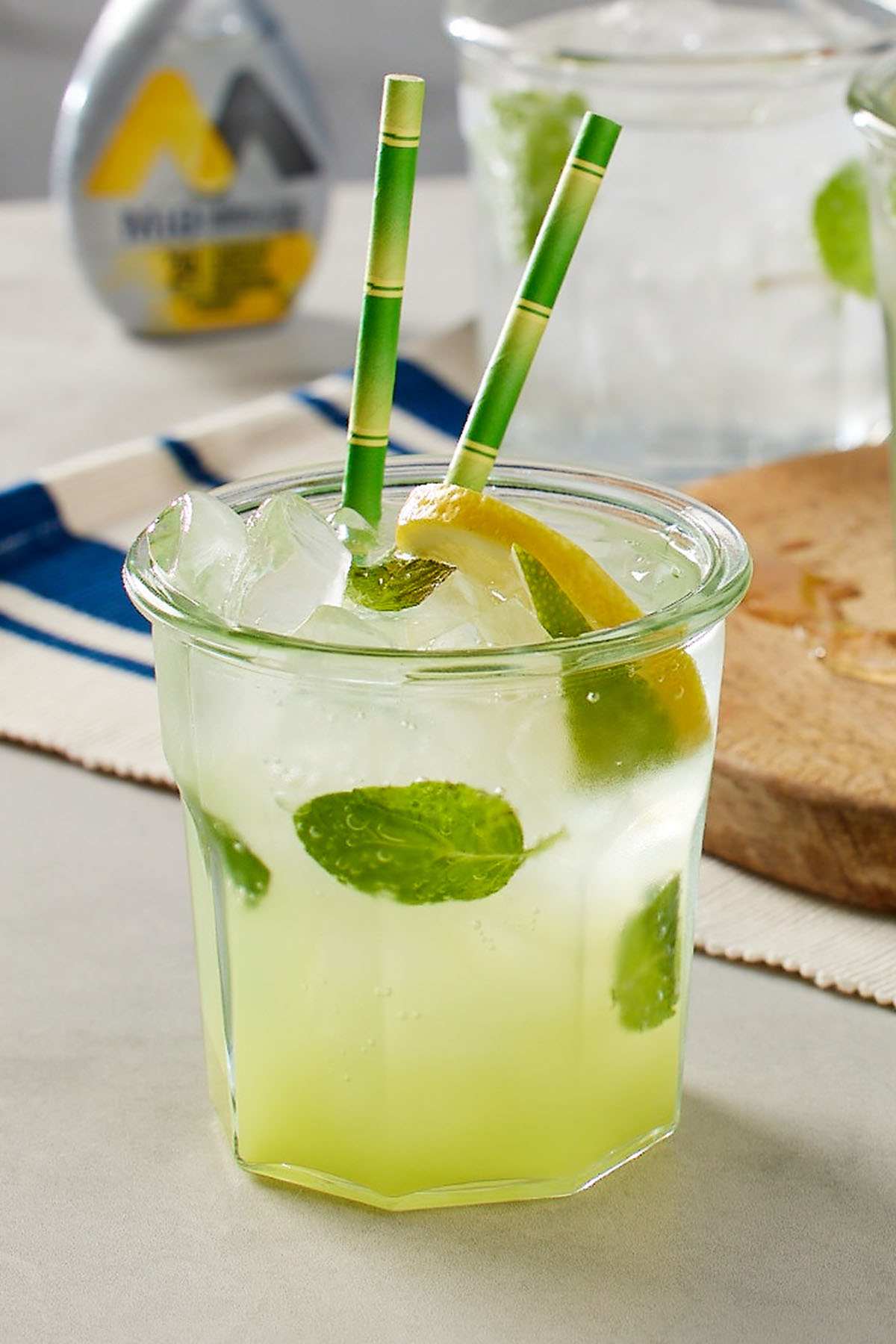 Cocktail sans alcool de mojito au citron