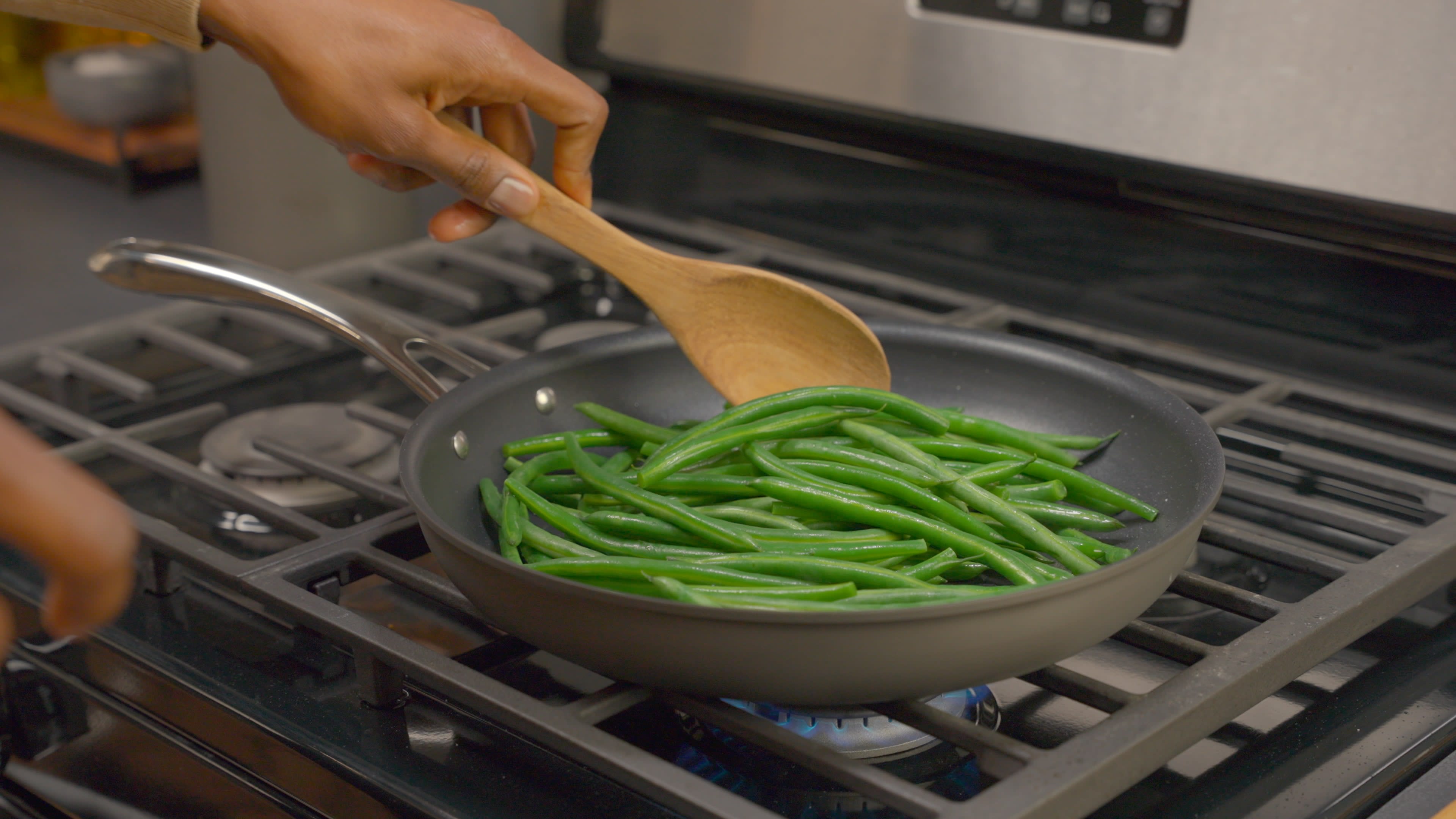 Chili Crunch Glazed Green Beans Heinz