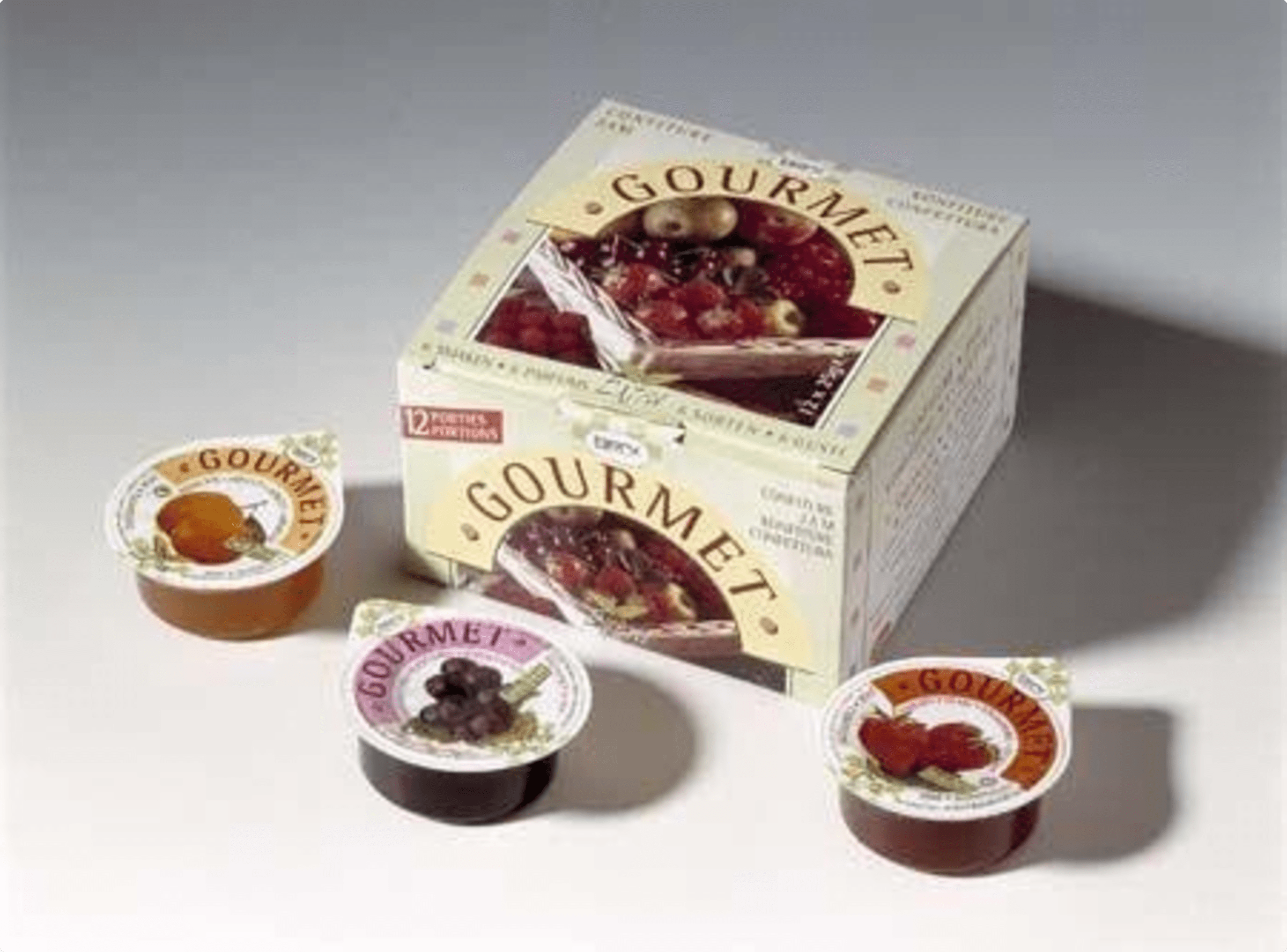 Assortiment jam: 80 x aardbeien, 40 x abrikozen, 40 x kersen, 40 x rode bes