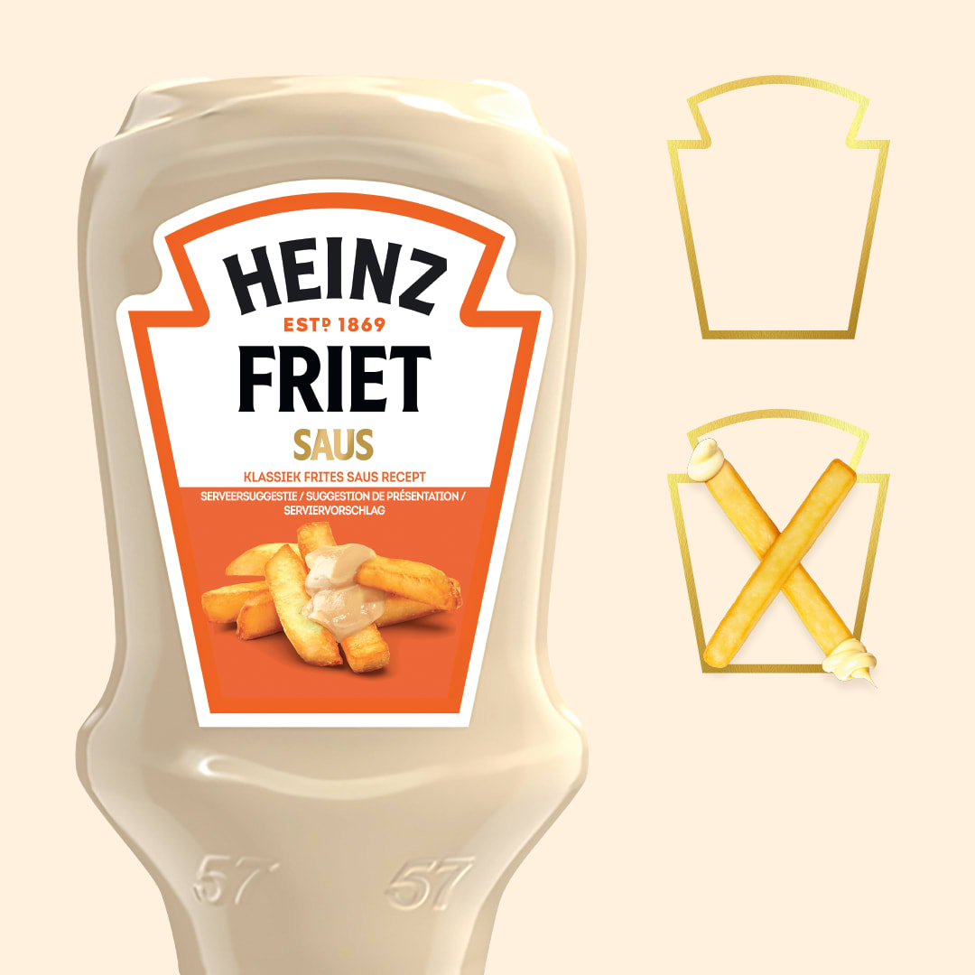 Heinz sausfles met 'Friet Saus' etiket, gouden friet 'X' en leeg kader.