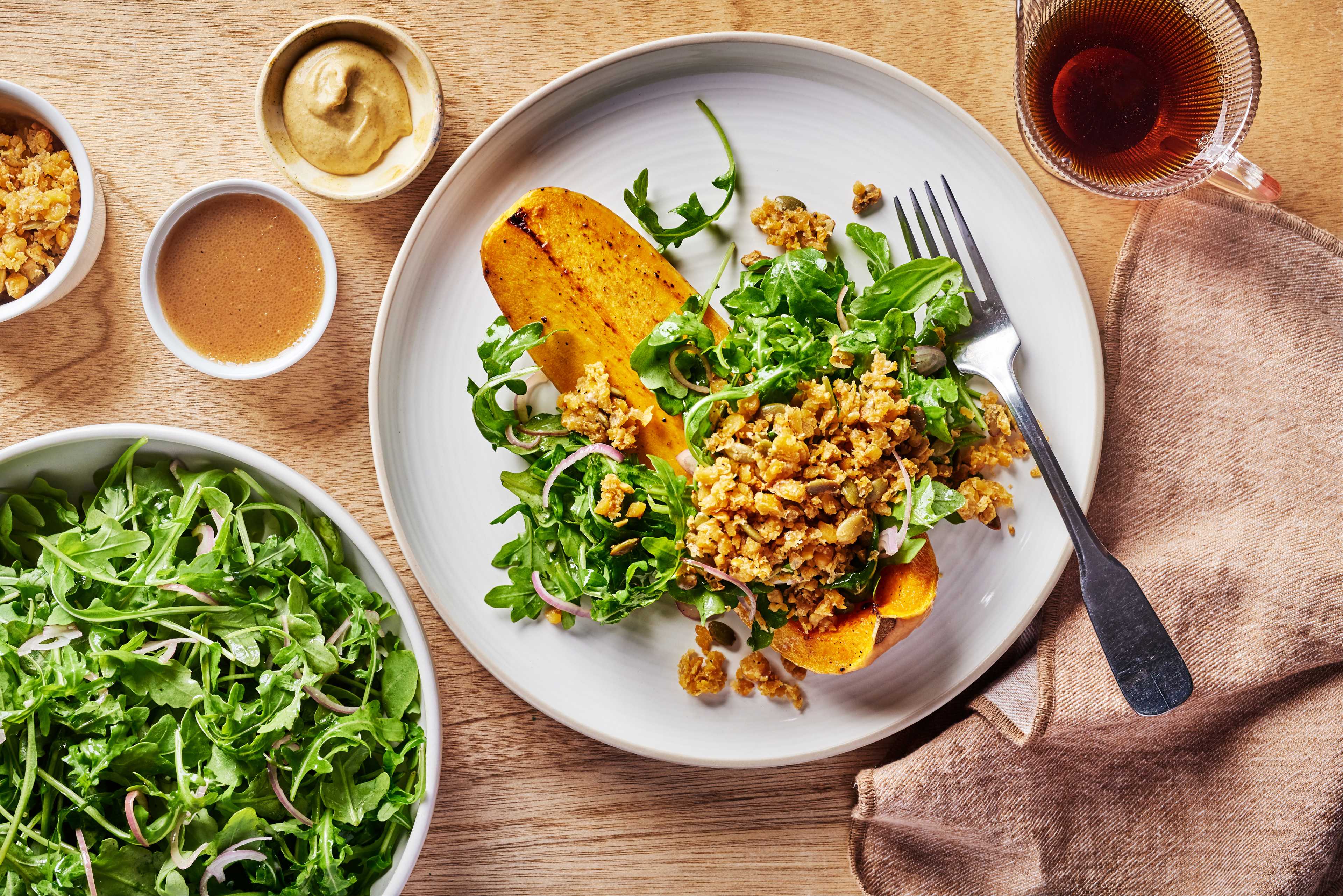 Salade de courge rôtie à l'érable et à la dijonnaise et de pois chiches avec vinaigrette et marinade Pure J.L. KRAFT Érable et moutarde de Dijon