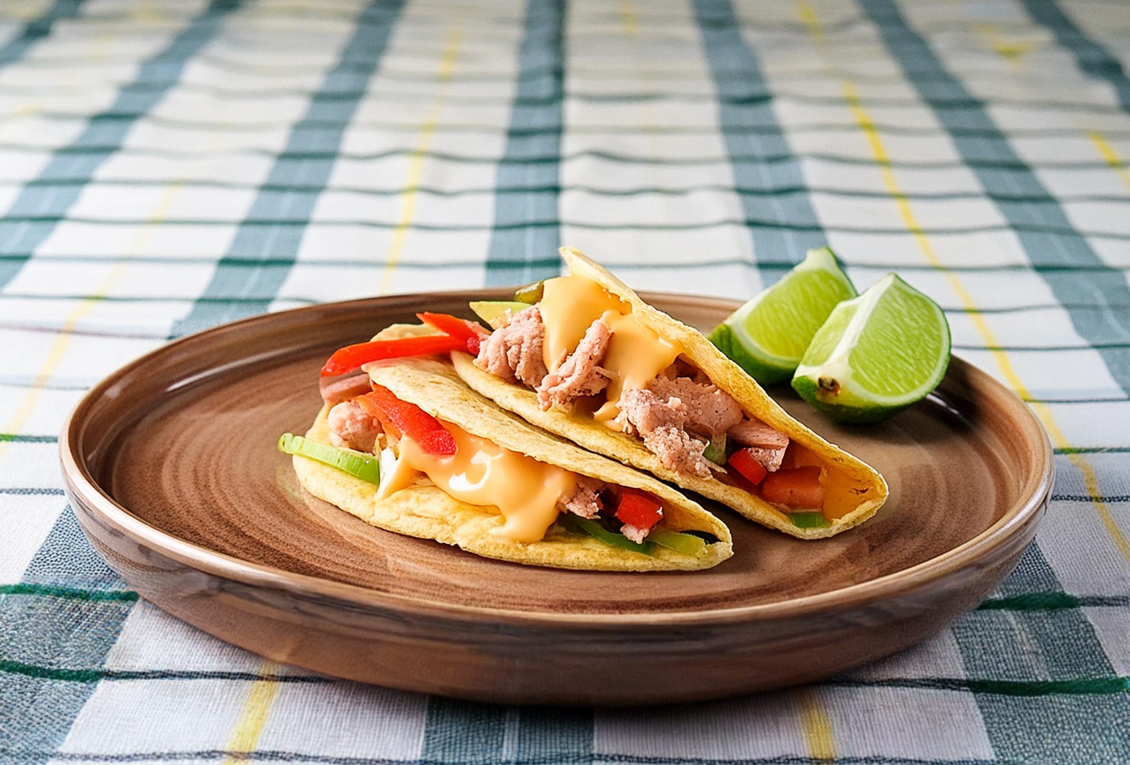 Taco gobernador de atún Tuny con mayonesa limón Heinz y habanero