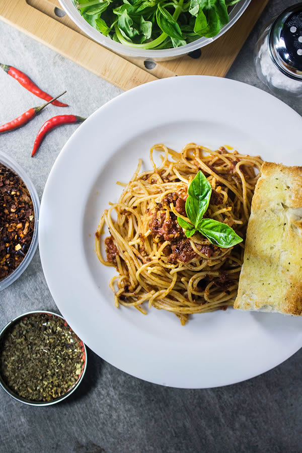 Spaghetti bolognese z ketchupem Heinz