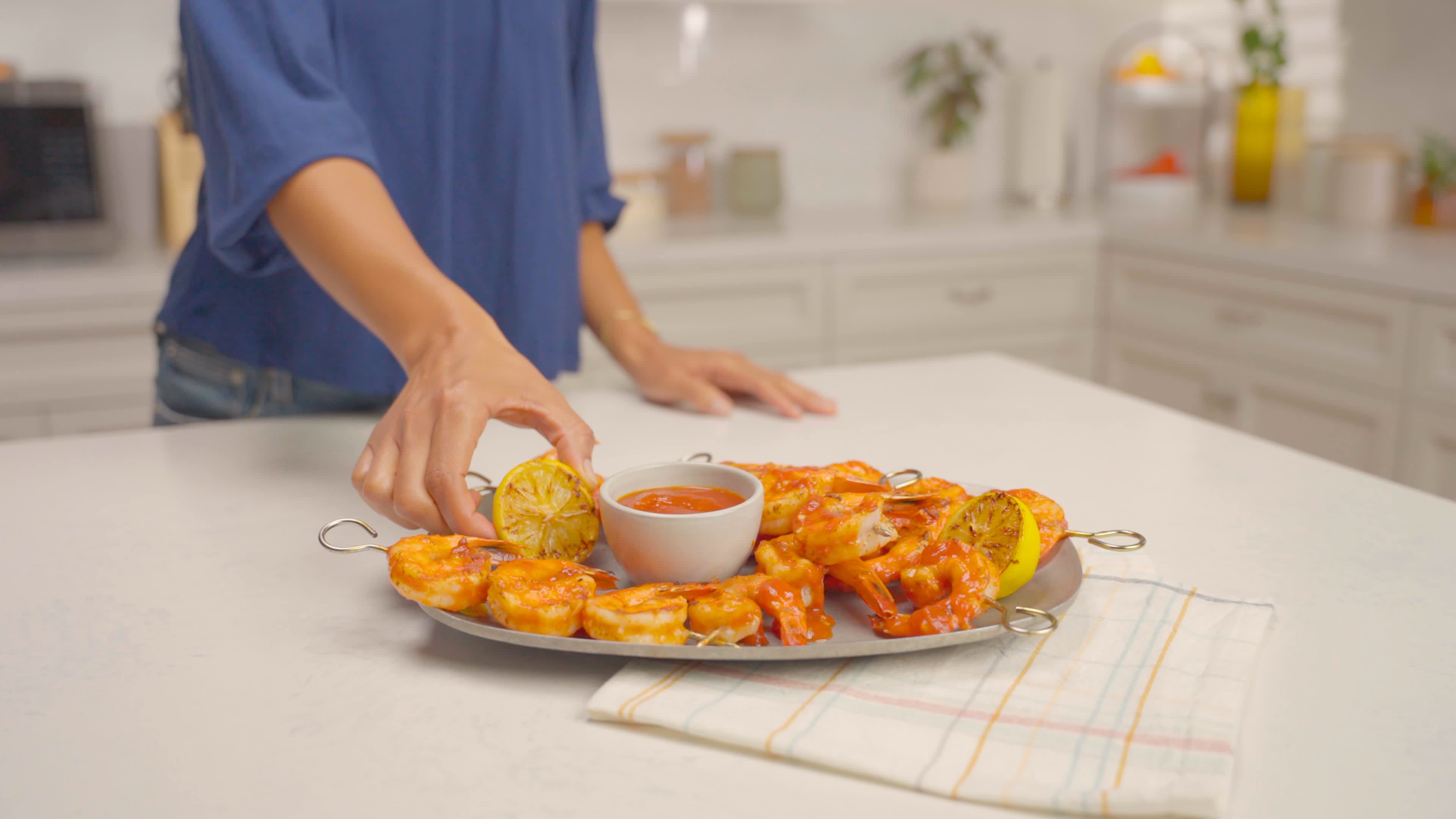 Serve with reserved tomato sauce.