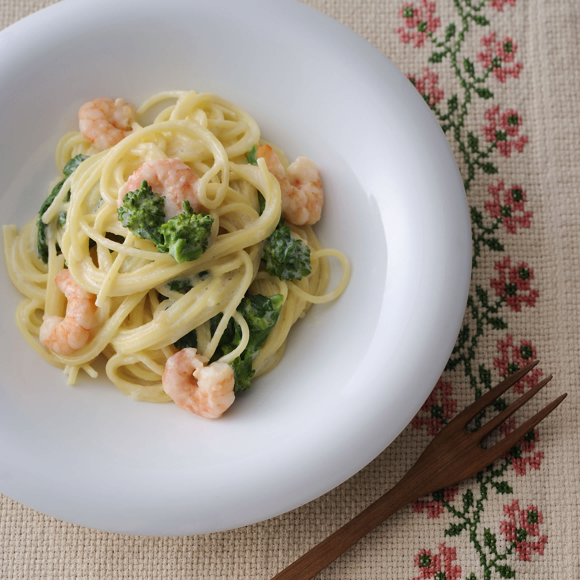 えびと菜の花のクリームスパゲッティ