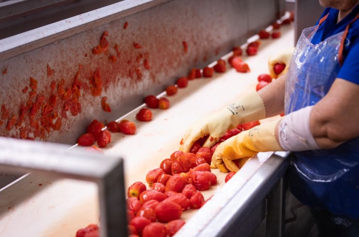 At Kraft Heinz Away From Home, we ensure the highest quality ingredients for our customers. This image offers a glimpse into 