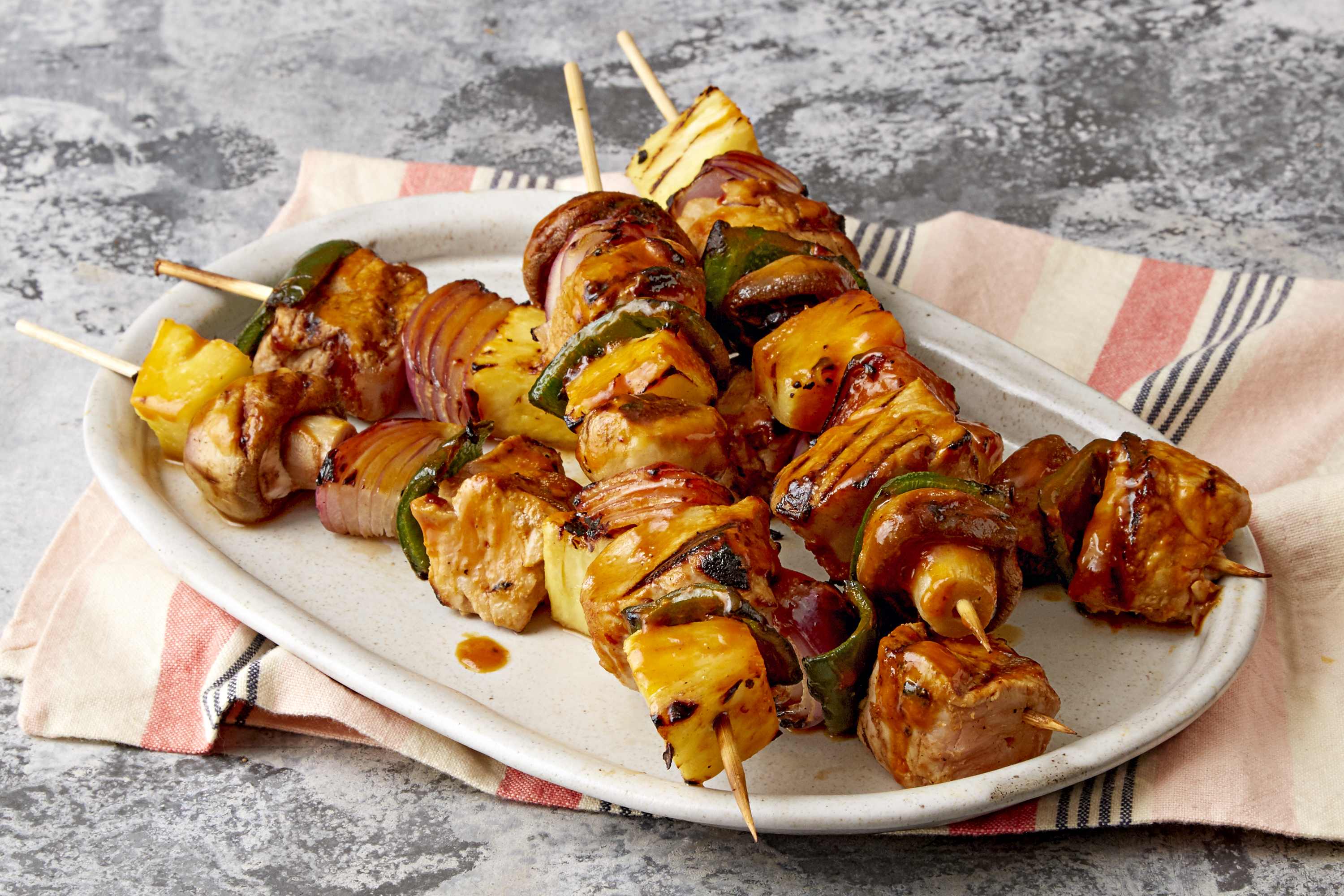 Brochettes de porc et d'ananas au piment chipotle