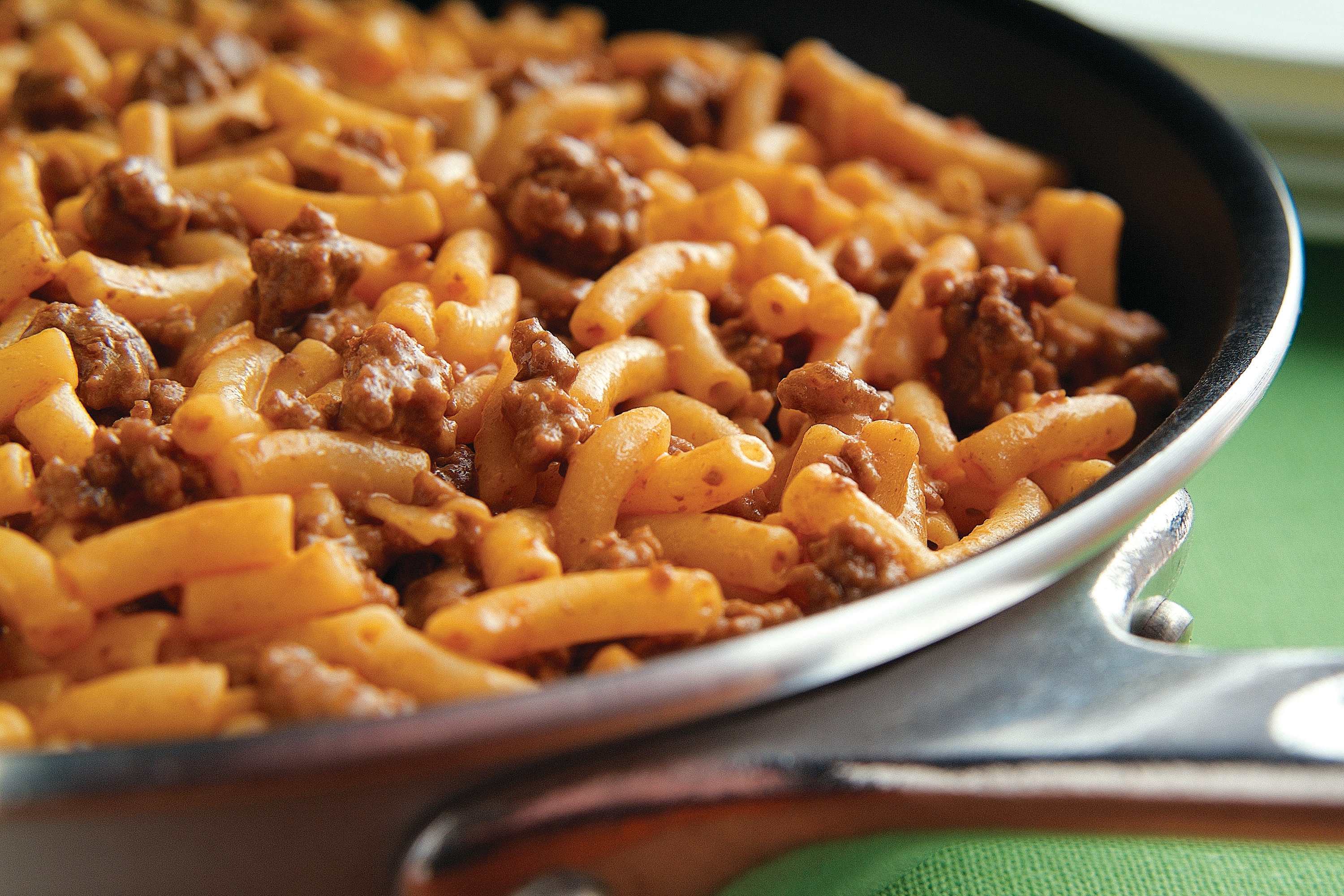 Cheeseburger meets mac & cheese in this quick, ultra-cheesy meal! Kraft Mac & Cheese with ground beef is a fast, family-friendly favorite.
