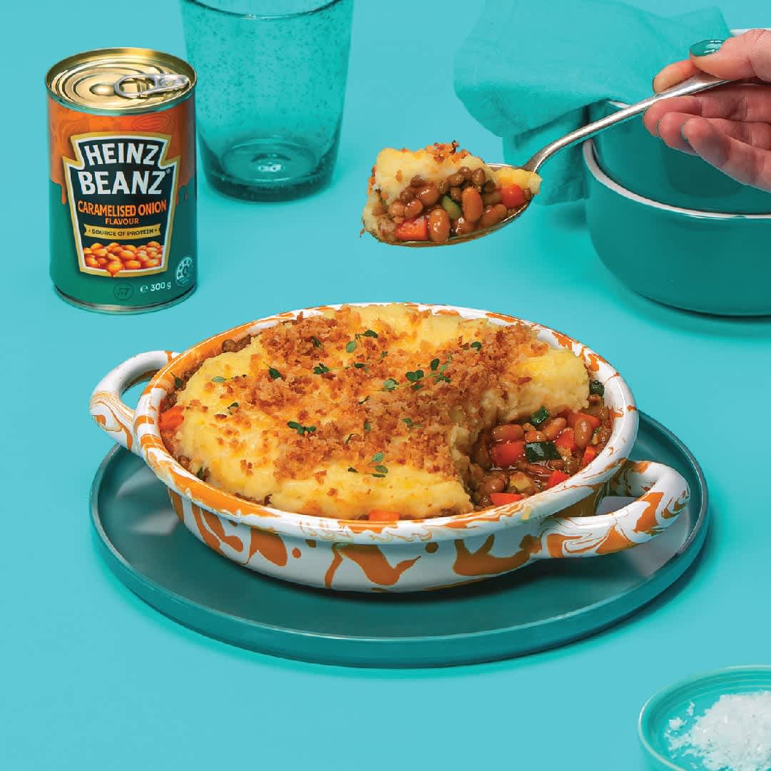 Caramelised onion beanzy pie