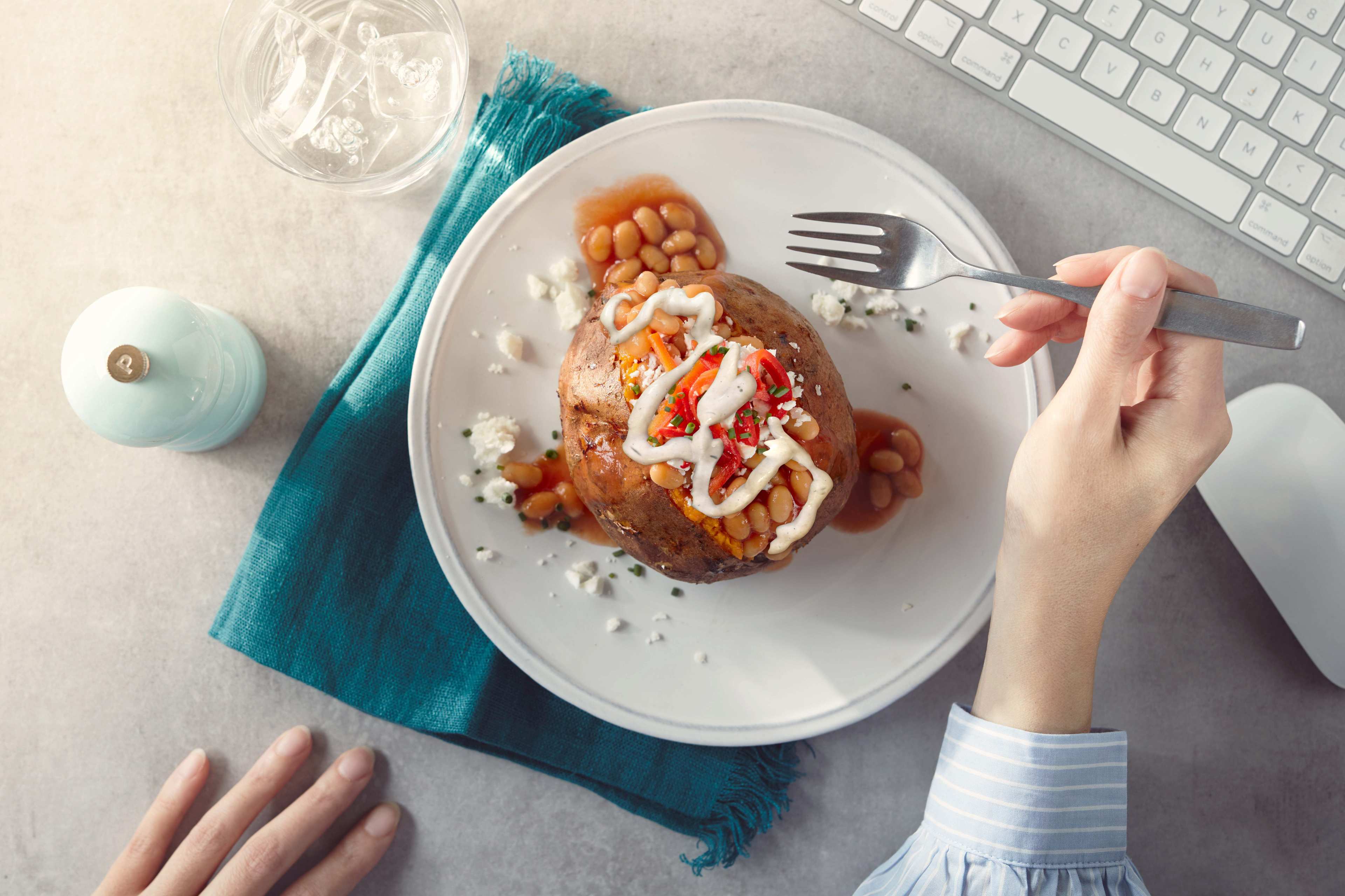Gebackene süßkartoffel mit Beanz
