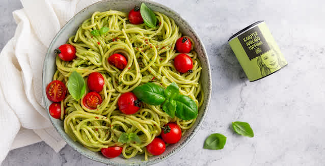 Spaghetti mit Avocado Pesto und Tomaten