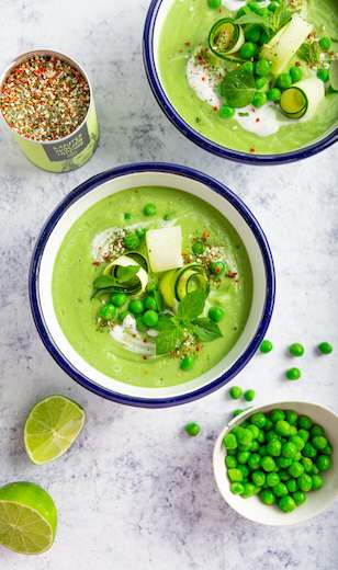 Grüne Gazpacho mit Erbsen und Zucchini