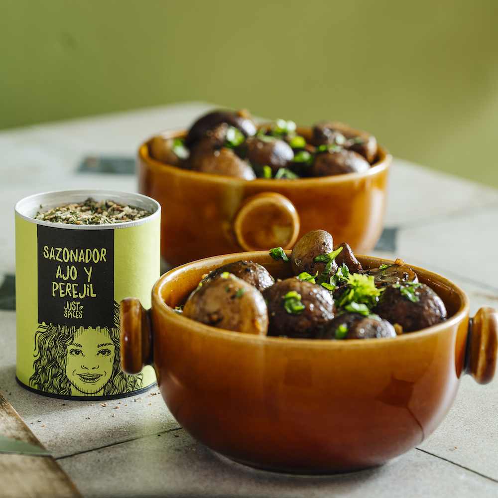 Champiñones al ajillo