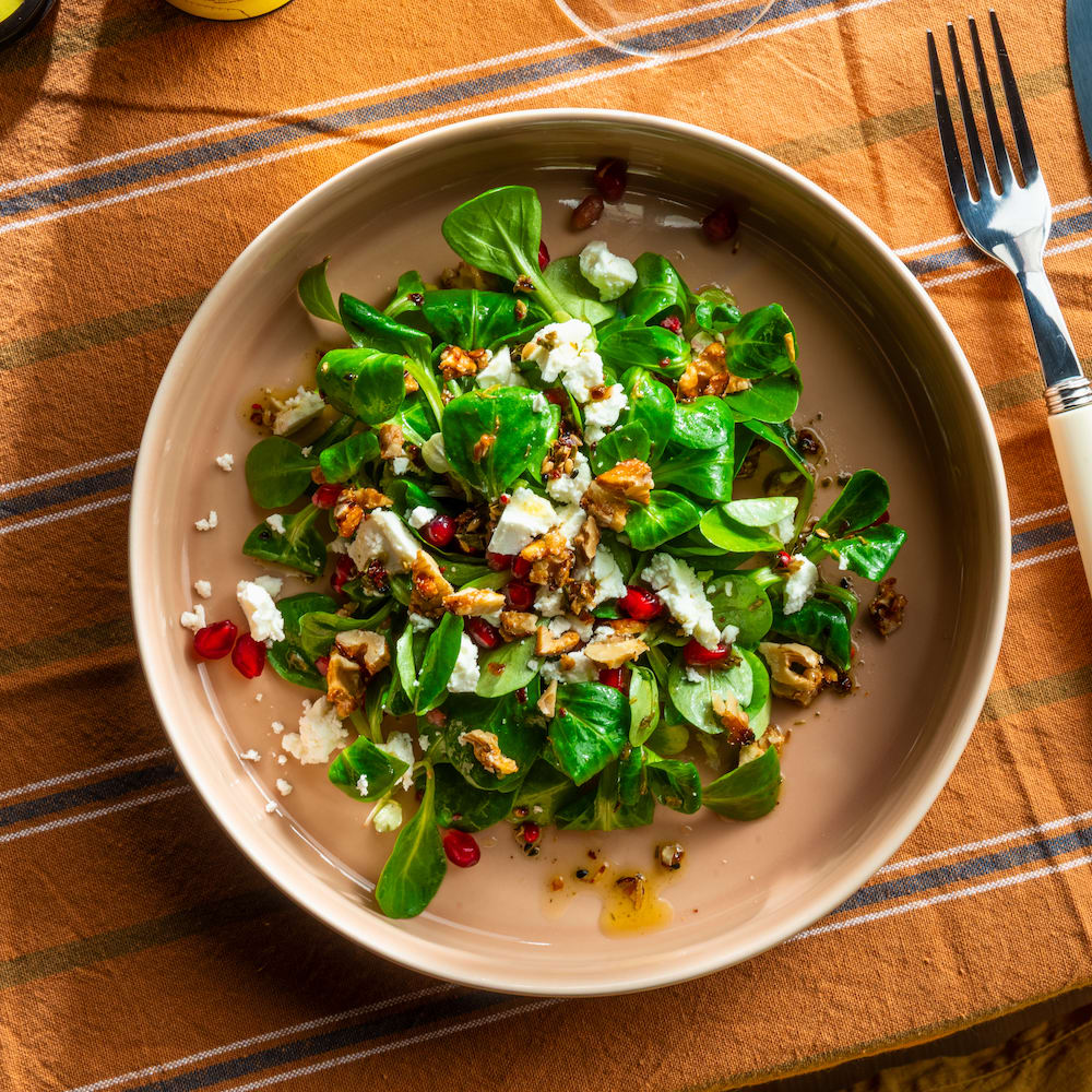 Feldsalat mit Walnüssen und Feta