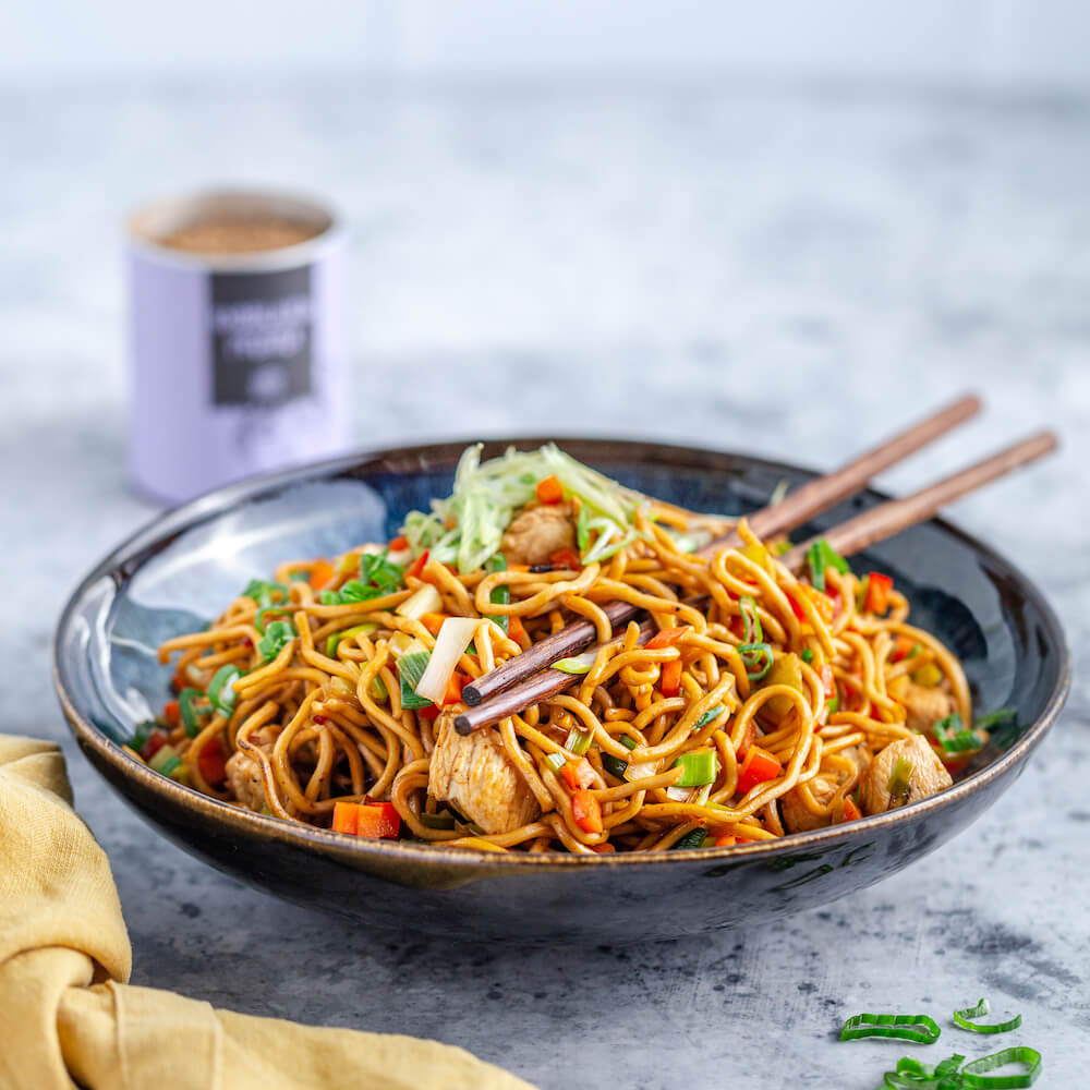 Gebratene Mie-Nudeln mit Hähnchen & Gemüse