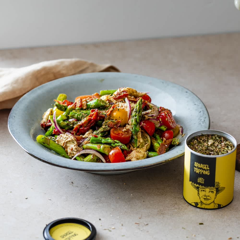 Grüner Spargel Salat mit Mozzarella und Bacon