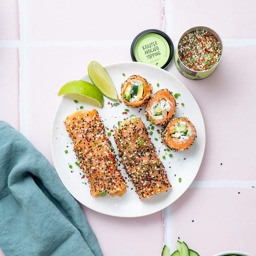 Lachsrolle mit Frischkäse und Avocado