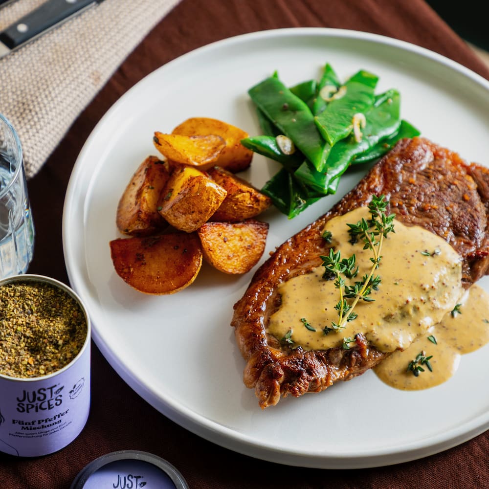 Pfeffersteak mit Röstkartoffeln & Butterbohnen