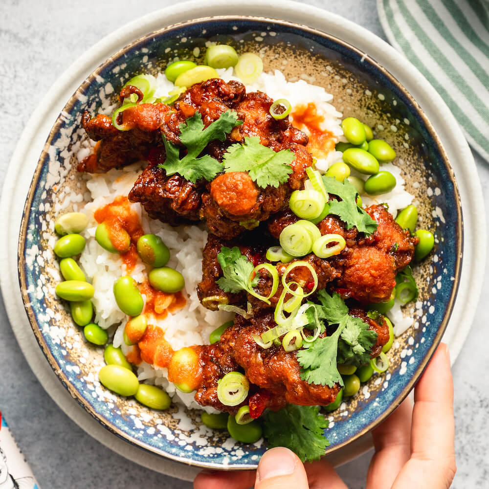Rice Bowl mit glasiertem Hähnchen