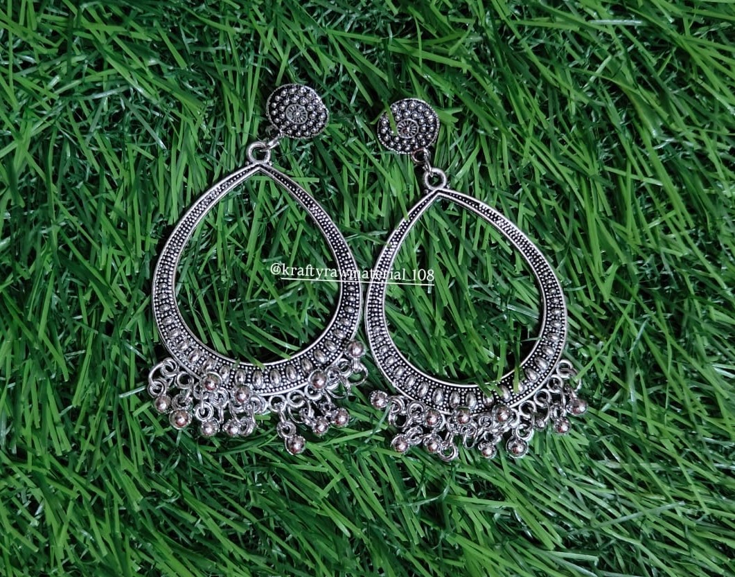 Jhumka C