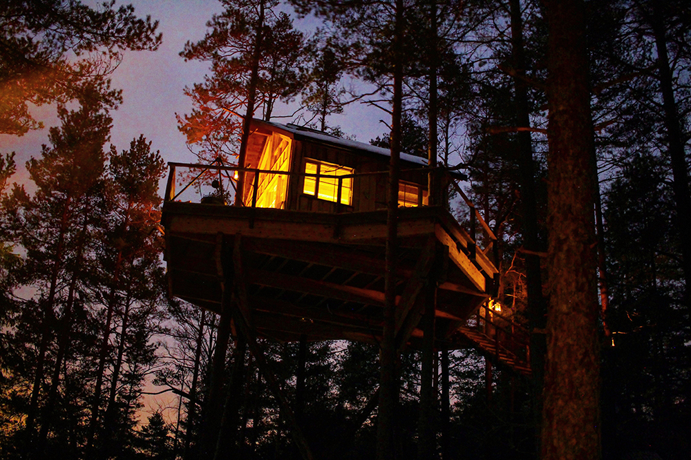 Charming Kariåsen norwegian treehut image of Charming Kariåsen norwegian treehut