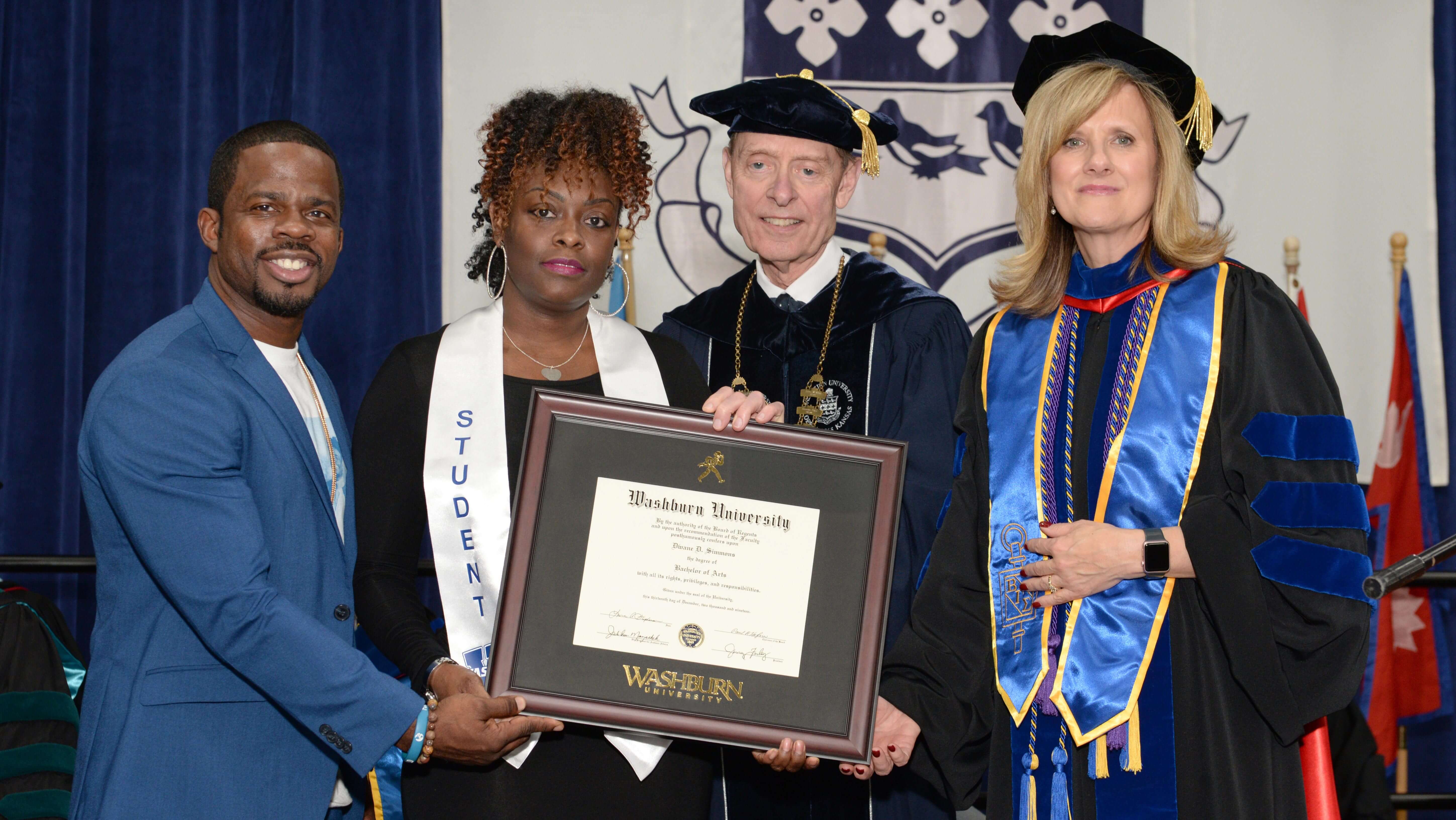 Mass Media Former Student Dwane Simmons' Family Receives Posthumous Degree