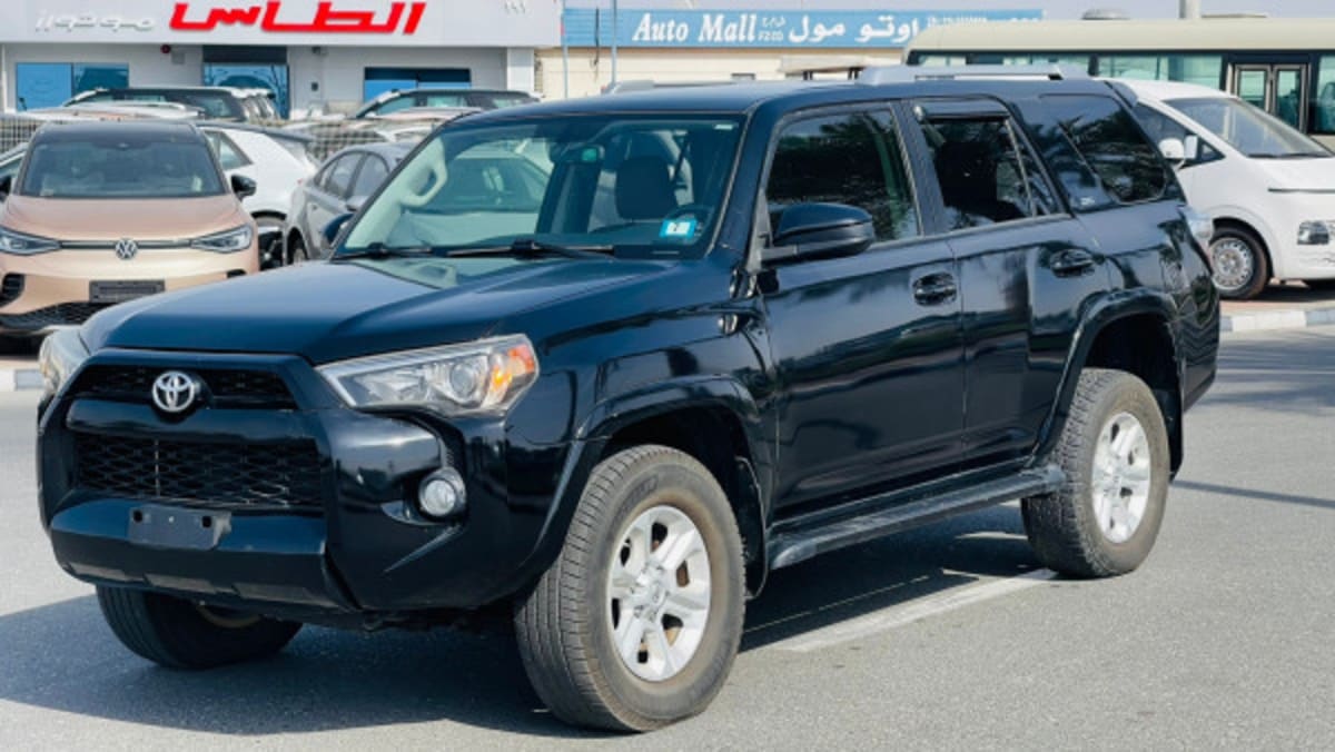 2015 Toyota 4-runner photo 1