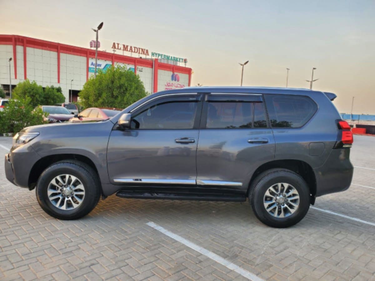 2011 Toyota Land Cruiser Prado photo 1
