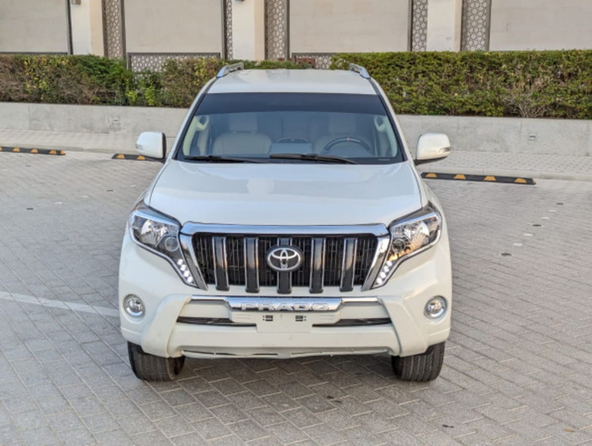 2015 Toyota Land Cruiser Prado photo 1