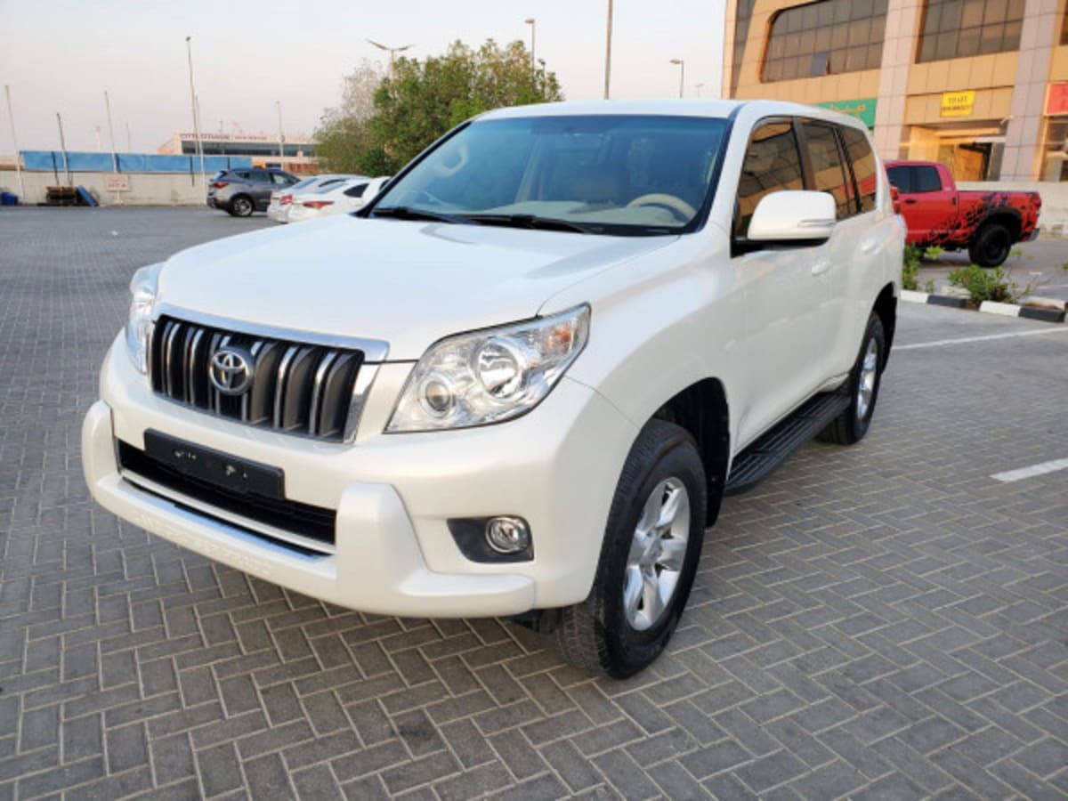 2010 Toyota Prado photo 1