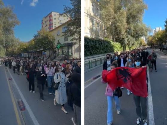 Mjekësia në protestë: Studentët marshojnë drejt Ministrisë dhe kërkojnë largimin e qeverisë