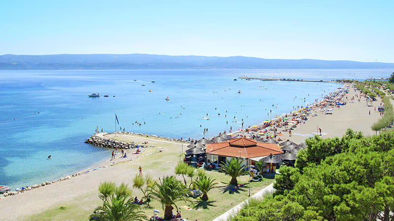 Strand i Omis, Kroatien