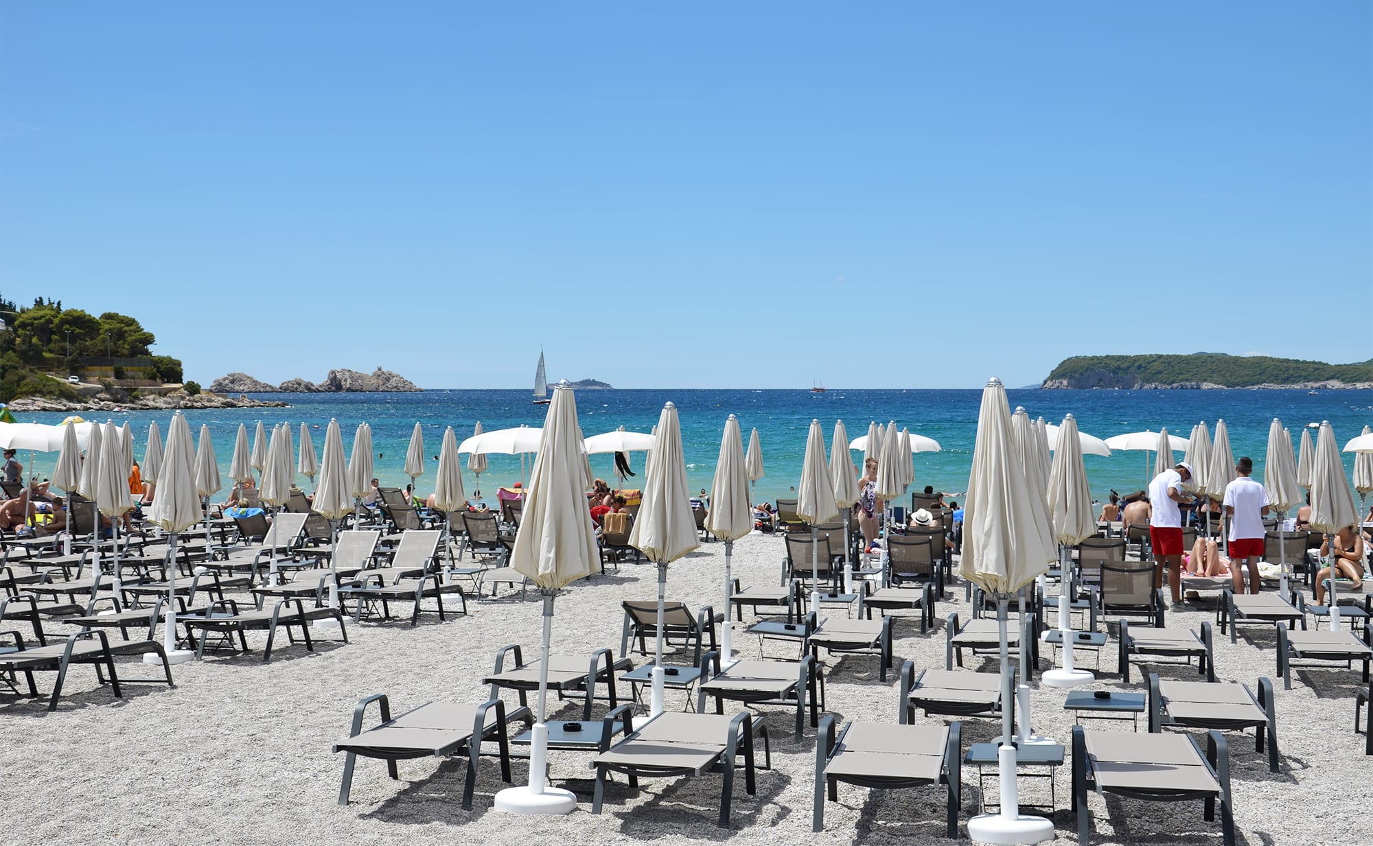 Strand i staden Dubrovnik, Kroatien