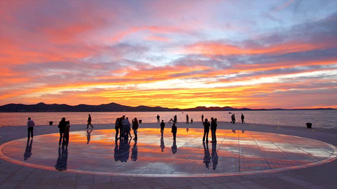 Solnedg�ng �ver staden Zadar, Kroatien
