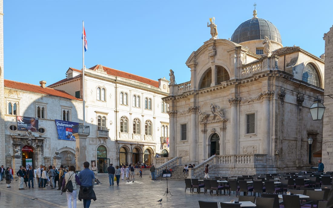 Historisk byggnad i staden Dubrovnik, Kroatien