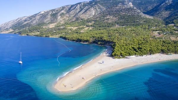 Flygfoto Över Stranden På Halvön I Kroatien Bol Zlatni Rat-foton och fler  bilder på Kroatien - iStock