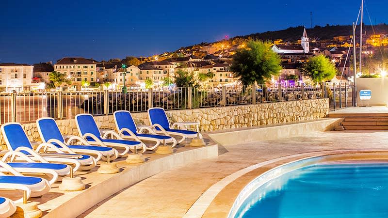 Pool p hotell Pastura under kvllen