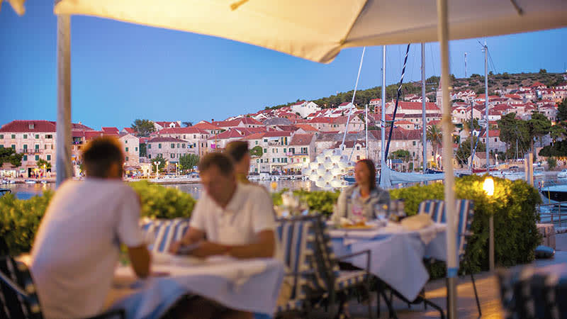 Kroatiskmat p restaurang p Brac