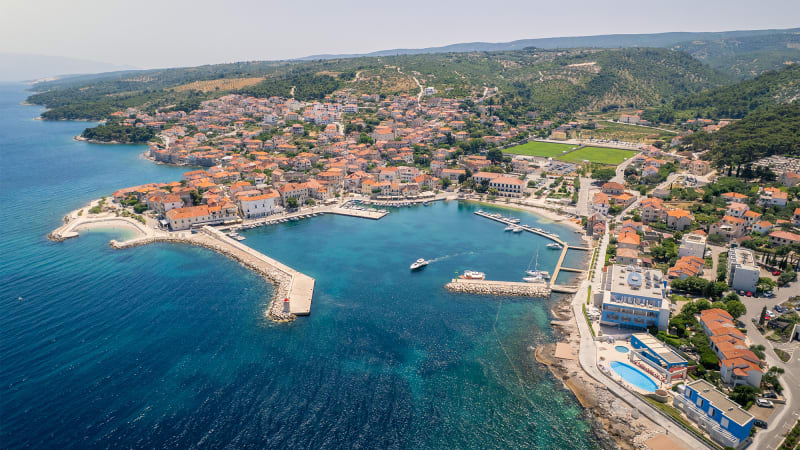 Vy ver Postira p n Brac i Kroatien