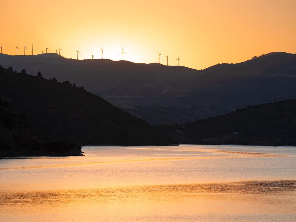 Morning light Beznar reservoir