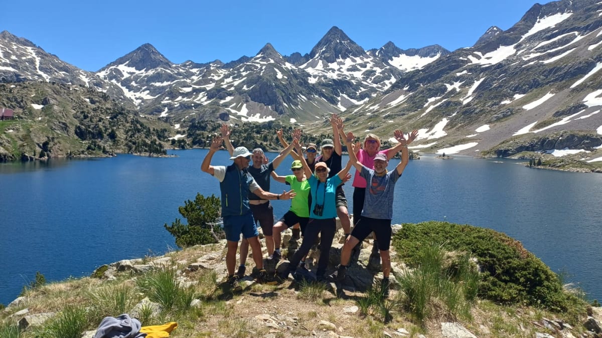 The group at the Embalse de Respomuso