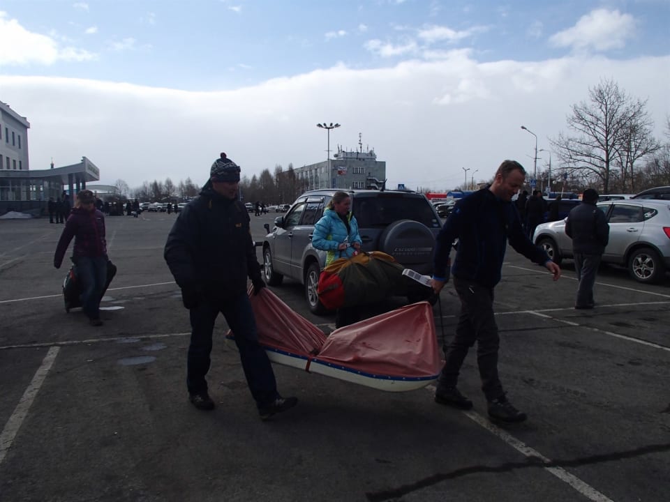 Collecting the luggage