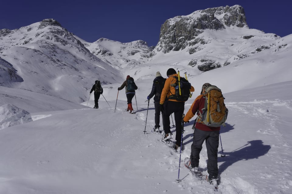 The initial ascent slopes up the valley towards the peak