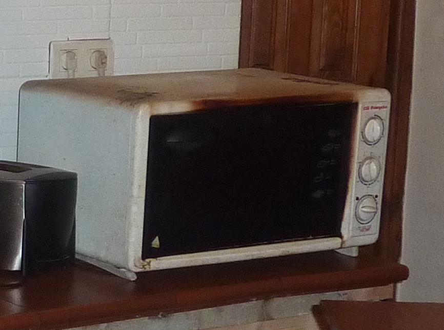 The old oven. How can it get in such a state?