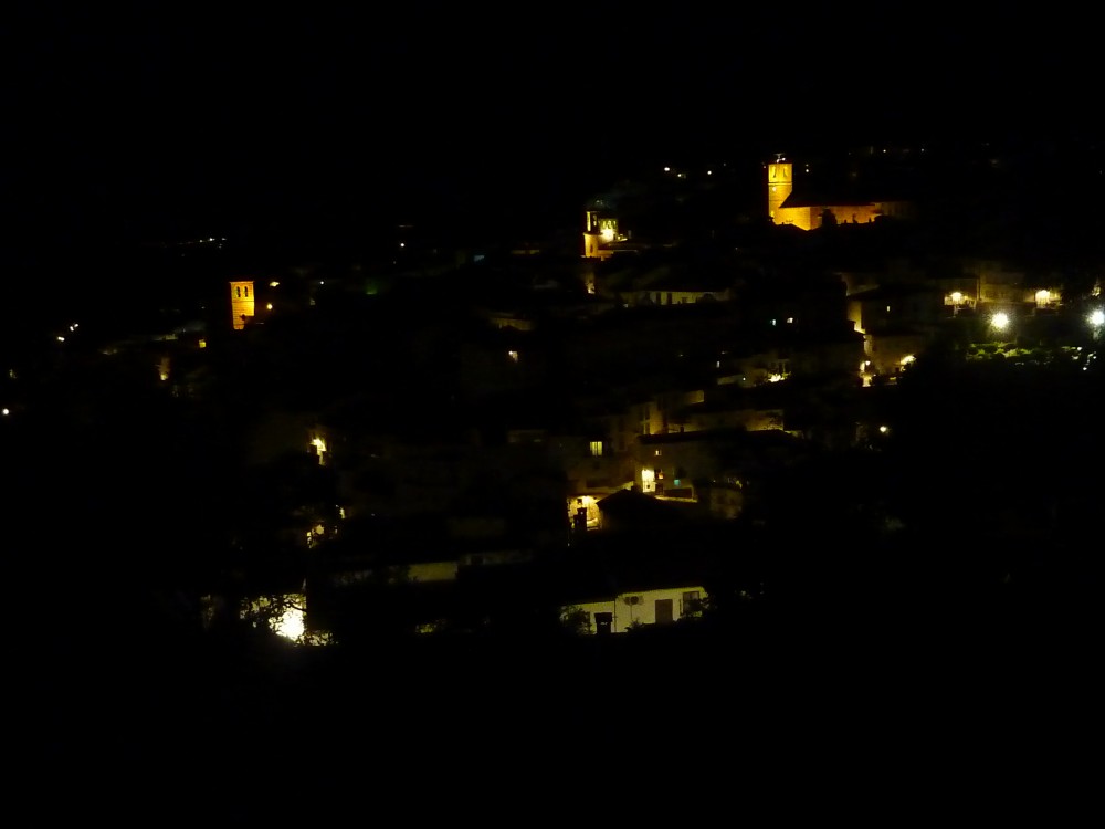 The town of Cazorla at night